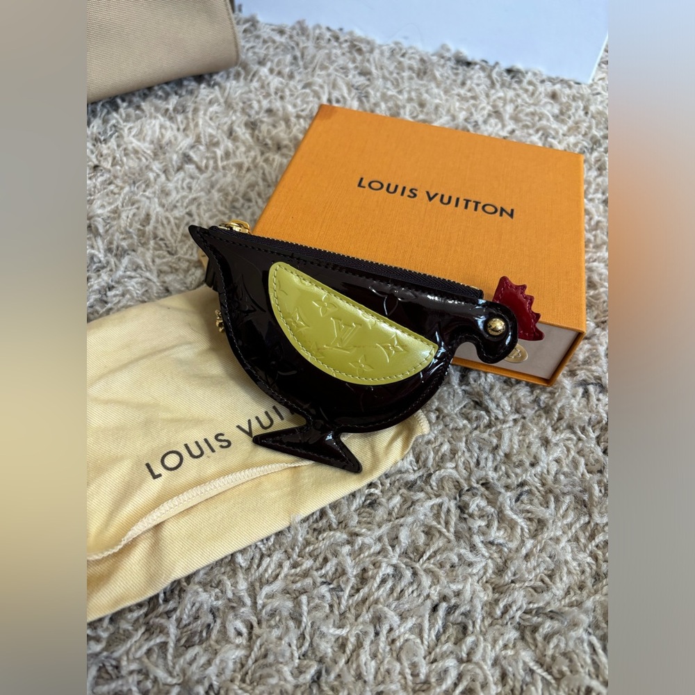 RARE Louis Vuitton Animania Amarante Vernis Chicken Coin Pochette